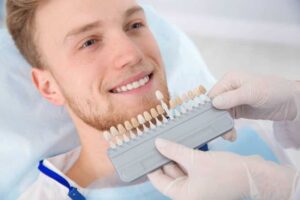 patient performing dental veneers treatment